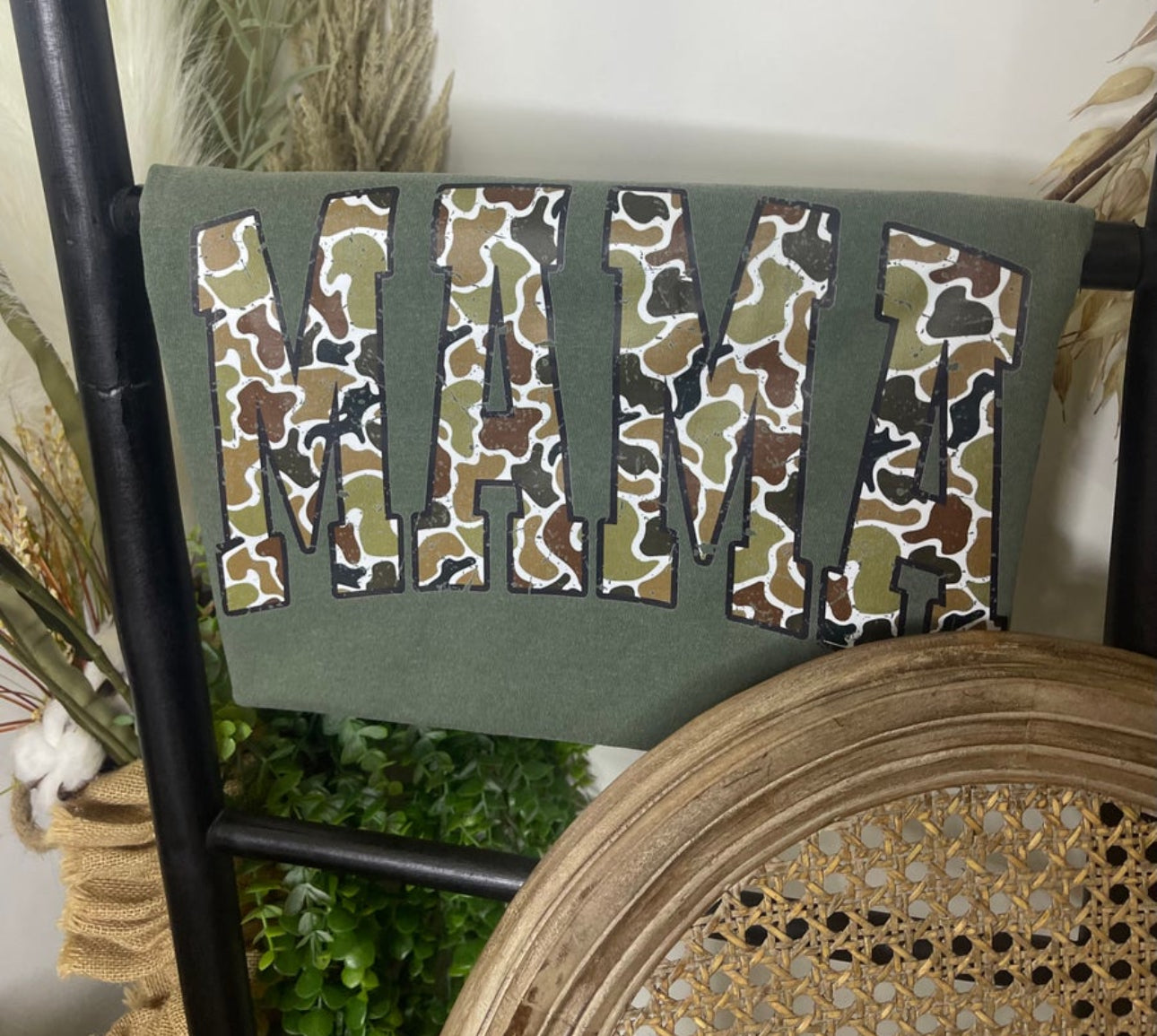 Mama camo tee